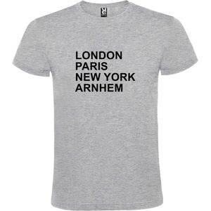 Grijs t-shirt met "" London, Paris , New York, Arnhem "" print Zwart size XXXXL