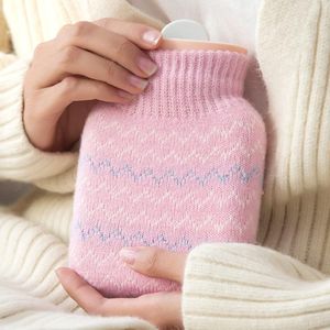 320 ml warmwaterkruik met gebreide mouwen ter verlichting van fysiologische pijn - nek warmte handen en voeten
