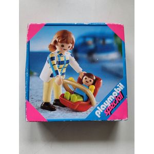 Playmobil Special 4668 Moeder met kind in maxi cosi