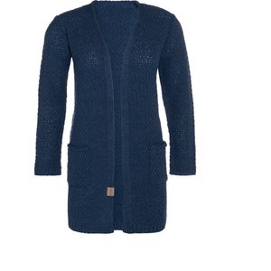Knit Factory Luna Gebreid Vest Jeans - Gebreide dames cardigan - Middellang vest reikend tot boven de knie - Donkerblauw damesvest gemaakt uit 30% wol en 70% acryl - 36/38 - Met steekzakken