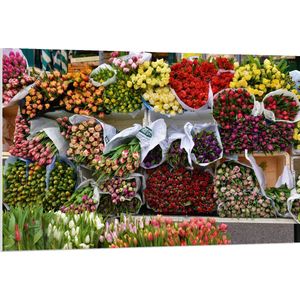 PVC Schuimplaat- Markt - Bloemen - Tulpen - Rozen - Hout - Kleuren - 120x80 cm Foto op PVC Schuimplaat