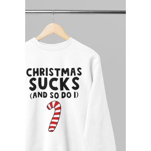 Foute kersttrui - Christmas sucks - Wurban Wear | 18+ | Grappige sweater | Leuk cadeau | Unisex sweater | Oversized sweater | Kersttrui heren | Foute kerstkleding | Kerst sweater | Kerst diner | Kersttrui dames | Foute kersttruiendag 2025 | Wit