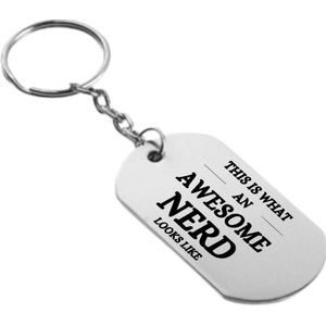 Akyol - dit is hoe een geweldige nerd eruit ziet sleutelhanger - Nerd - familie vrienden - cadeau - 54 x 29mm
