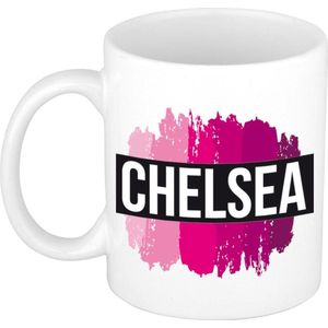 Chelsea naam cadeau mok / beker met roze verfstrepen - Cadeau collega/ moederdag/ verjaardag of als persoonlijke mok werknemers