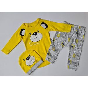 Baby 3 delige set -maat 60/68 - geel- rompertje - broekje muts - kleuren varianten geel - rode maat 62 68 74