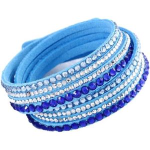 Fashionidea mooie blauwe wikkelarmband met schitterende zirkonia steentjes.