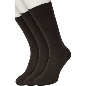 Bonnie Doon Basic Sokken Heren Donker Bruin maat 40/46 - 3 paar - Basis Katoenen Sok - Gladde Naden - Brede Boord - Uitstekend Draagcomfort - Perfecte Pasvorm - 3-pack - Multipack - Effen - Dark Brown - OL6324013.106