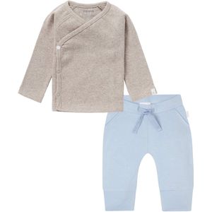 Noppies - Kledingset - 2 delig - Broek Naupli Lichtblauw - Shirt Nanyuki overslagshirt Oatmeal - Maat 44