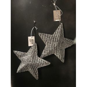 Set v 2 prachtige sterren als kersthanger zwart wit glitter 20cm ornamenten