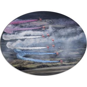 WallClassics - Dibond Ovaal - Vliegtuigshow met Gekleurde Rook - 96x72 cm Foto op Ovaal (Met Ophangsysteem)