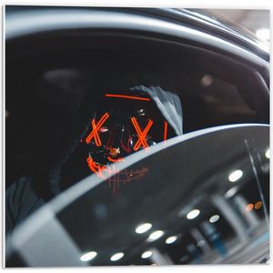 Forex - Masker met Rood in de Auto - 50x50cm Foto op Forex