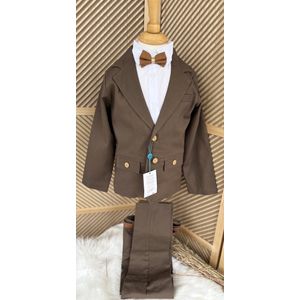 luxe jongens kostuum- vijfdelige jongenspak-kinderpak-katoenen kinderkostuum-5 delige set -blazer broek hemd vlinderdas strik riem-bruine klassieke blazer-bruine kostuumbroek -bruidsjonkers-bruiloft-feest-communie-verjaardag-fotoshoot-8 jaar-maat 128