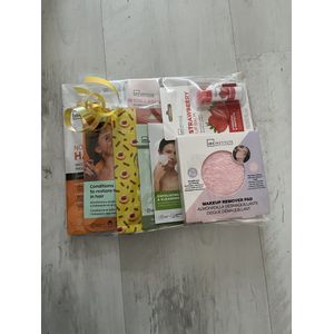 Gezichtsverzorging Set - 8-delige Skincare Giftset - Gezichtsmasker - Keratine Haarmasker - Oogpads - Lippenmasker - Lippenbalsem