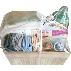 5-delige Babygeschenksetje met onesie, deken, sokken, speen, fles in de kleur groen en in de maat 0 tot en met 3 maanden jaar oud