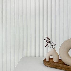 Wit vliesbehang met grijze strepen - Scandinavische stijl - modern design