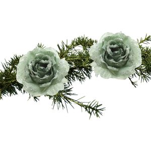 Kerst bloemen 2x stuks kunststof salie groen - op clip - 14 cm - Kerstornamenten
