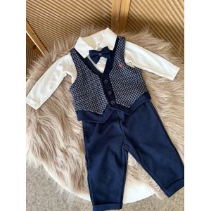 luxe baby pak -jongensset-jongenspak- vier delige katoenen baby set- vest (gilet), broek ,poloshirt met strikje-kleur donkerblauw wit -12 tem 18 maanden maat 86