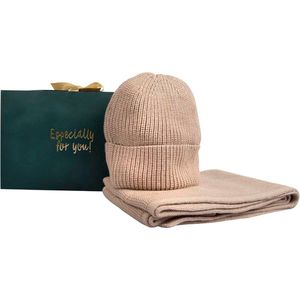 Giftbox Classic Men Beanie and Scarf