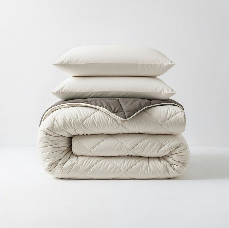 Easy - Dekbed - Effen - 240x200 cm - Warmteklasse 2 - All Year - Warm