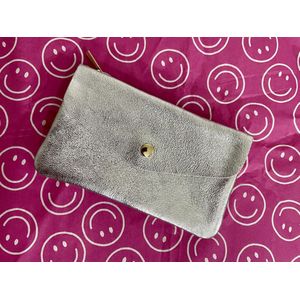 Portemonnee GROOT - Buitenzijde rits - ZILVER metallic - 16 x 9 cm - Accessoire - Geld - Modern Trend Trendsetter - Fashion - Trending - Zak - Handig - Gadget - Wallet - Purse - Make up - Accessoires - Dames - Kinderen - Vrouw - Metallica - Silver