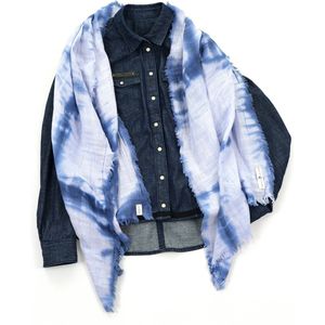 YELIZ YAKAR - Handmade - enkel exemplaar -“ Shiboru I ” hand tie-dyed unisex crinkle double gauze 100% katoen sjaal- indigo blauw - designer kleding- zomer sjaal- luxecadeau