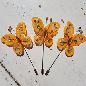 Oranje corsage vlinder op luxe verzilverde speld met afsluitdopje oranje - WK - voetbal - oranje - EK - voetbal - vlinder