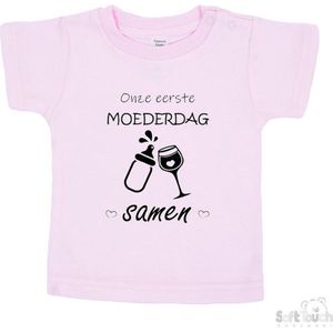 Soft Touch T-shirt Shirtje Korte mouw ""Onze eerste moederdag samen!"" Unisex Katoen Roze/zwart Maat 62/68