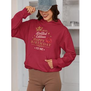 Happy Birthday To Me - Verjaardag Hoodie Rood - Kiss - Hoodie cadeau - Maat M - Verjaardag Cadeau Vrouwen - Limited Edition
