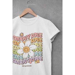 Shirt - Groovy love - Wurban Wear | Grappig shirt | Leuk cadeau | Unisex tshirt | Mindfulness | Positiviteit | Spiritualiteit | Manifesteren | Universum | Wit