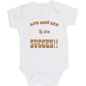 100% katoenen Romper ""Hier ben ik dan SUCCES!!"" Unisex Katoen Wit/capuccino Maat 56/62