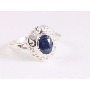 Fijne opengewerkte zilveren ring met blauwe saffier - maat 16.5