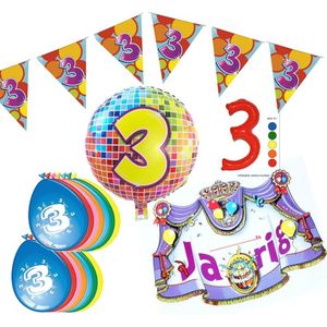 3 jaar - pakket A  7 delig feestversiering - derde verjaardag.