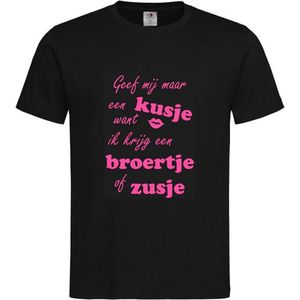 Shirt Aankondiging zwangerschap Geef mij een kusje want ik krijg een broertje of zusje | korte mouw | Zwart/roze | maat 110/116 zwangerschap aankondiging bekendmaking