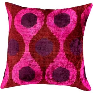 Lalay Ikat Velvet Kussen ESSENCE. Luxe sierkussen met een touch of glamour. Fluweel, Zijde en Katoen. 50x50 cm