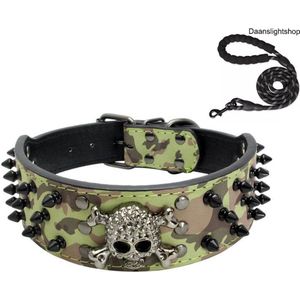 Hondenhalsband met riem skull en klinknagels. hondenhalsband leer pu 56 x 5 cm met riem 2 meter voor honden. Hals omvang 43.1 tot 50.8 cm. Scull Hondenriem met halsband camouflage kleur met nekmaat vanaf 43 cm.