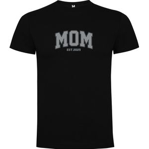 Zwart T-Shirt met “Mom Est. 2025“ Afbeelding Zilver Maat S