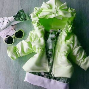 Maat 98 Kinderjas Zomerjas met roosjes en parels fel groen en strik jas baby en kind