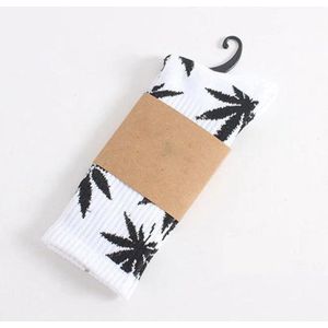Wiet sokken - Cannabis sokken - Hemp Leaf Socks - Skate sokken - Rasta sokken – Hennep sokken – Wietsokken - Wiet Grinder - Sokken - Feest Sokken - Wit/Zwart
