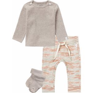 Noppies - Kledingset - Jongens - 3 delig - Broek Mattawan Oatmeal - Shirt Natal Taupe - 1 paar sokjes - Maat 74