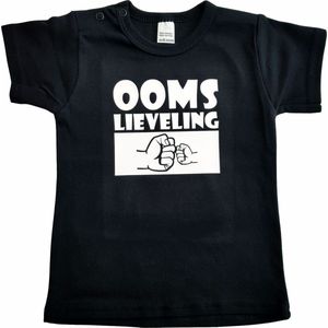 Zwart baby t-shirt met ""Ooms lieveling"" - maat 68 - babyshower, zwanger, cadeautje, kraamcadeau, grappig, geschenk, baby, tekst, bodieke