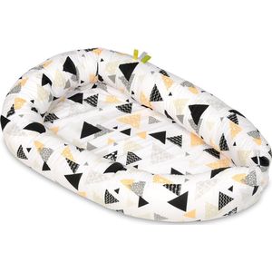 Baby nestje - geel wit zwart - driehoeken - met uitneembaar matras