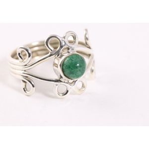 Fijne opengewerkte zilveren ring met jade - maat 15.5