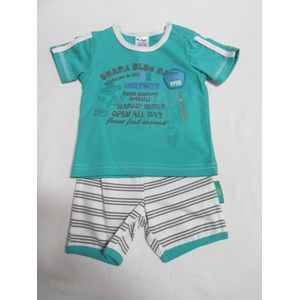 dirkje , kledingset , jongen ,  tshirt + korte broek , groen  ,  1 maand 56