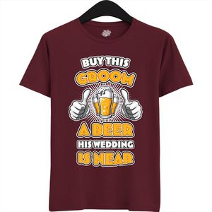 Buy This Groom A Beer | Vrijgezellenfeest Cadeau Man - Groom To Be Bachelor Party - Grappig Bruiloft En Bruidegom Bier shirt - T-Shirt - Unisex - Burgundy - Maat M