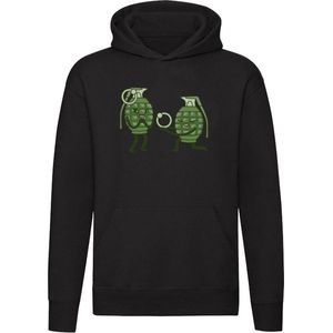 Handgranaat doet een huwelijksaanzoek Hoodie - soldaat - liefde - relatie - feest - militair - leger - marine - ring - schattig - cute - verloofd - bruiloft - humor - grappig - unisex - trui - sweater - capuchon