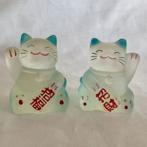 Geluksbrenger Japanse gelukskat-Het geluks katje ""maneki neko."" set van 2 stuks 3.8x3.8x4.8cm resin handgeschilderde blauwe kleur katten.