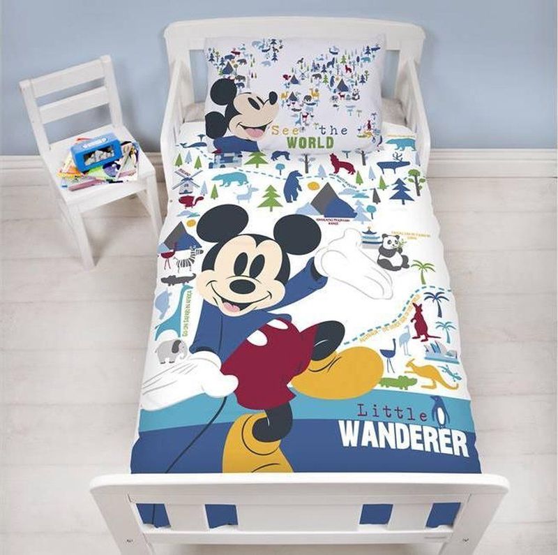 Disney Mickey Mouse Wanderer junior - Dekbedovertrek - 120 x 150 cm - Multi