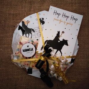 Schoencadeautjes - Sinterklaas cadeau - Sinterklaas cadeau - Sinterklaas - Schoencadeautje - Sinterklaas wenskaart - Hop hop hop paardjes in galop