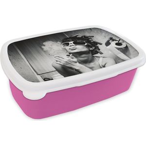Broodtrommel Roze - Lunchbox - Brooddoos - Vrouw - Vintage - Krulspelden - Toilet - Sigaret - 18x12x6 cm - Kinderen - Meisje