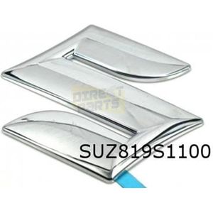 Suzuki Celerio/Kizashi/Swift embleem logo ''Suzuki'' op achterklep midden Origineel! 7781158J000PG (Bekijk de beschrijving voor de bijbehorende jaartallen per autotype)